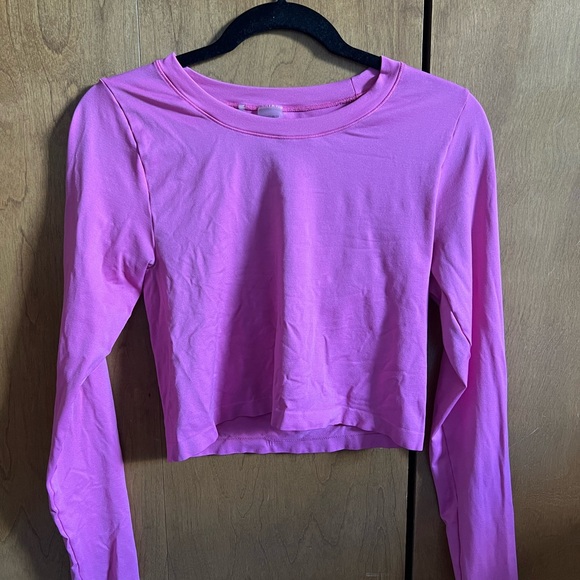 Smooth Seamless ARITZIA Pink Cropped Longsleeve Top - Picture 1 of 6